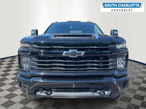 Used 2024 Chevrolet Silverado 2500 Custom w/ Custom Value Package AWD/4WD image 2