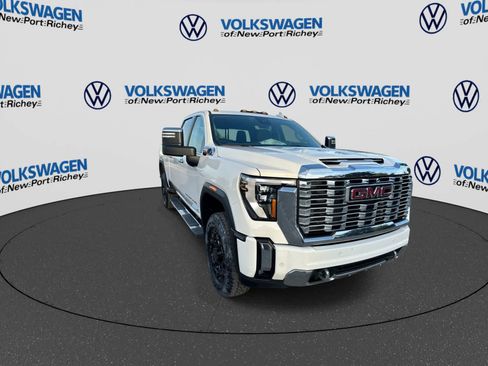 Used 2025 GMC Sierra 3500 Denali w/ Denali Reserve Package AWD/4WD image 16