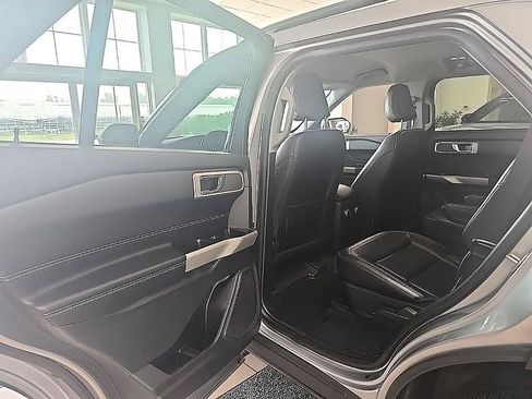 Used 2021 Ford Explorer XLT w/ Equipment Group 202A AWD/4WD image 26