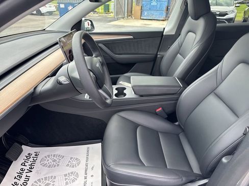 Used 2025 Tesla Model Y Long Range RWD image 20