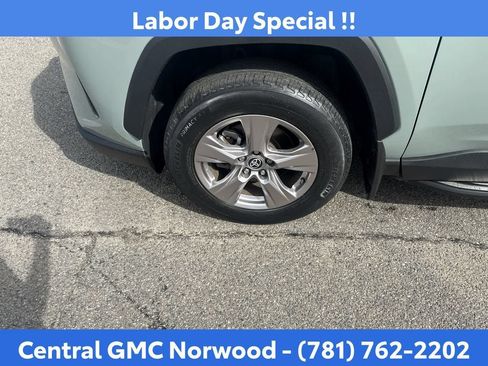 Used 2022 Toyota RAV4 XLE w/ Convenience Package AWD/4WD image 9