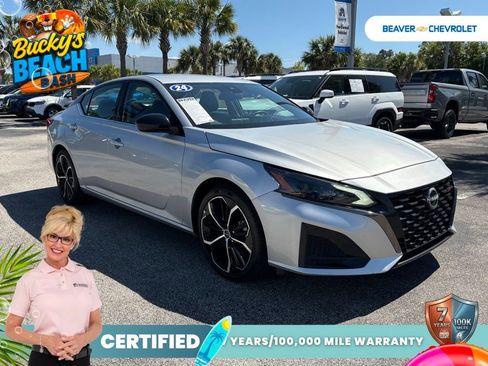 Used 2024 Nissan Altima 2.5 SR FWD image 9