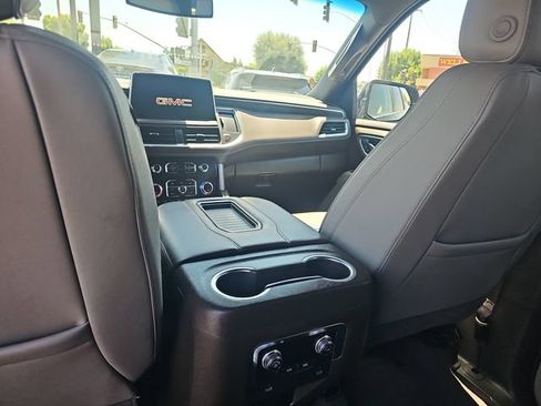 Certified 2024 GMC Yukon XL SLT AWD/4WD image 15