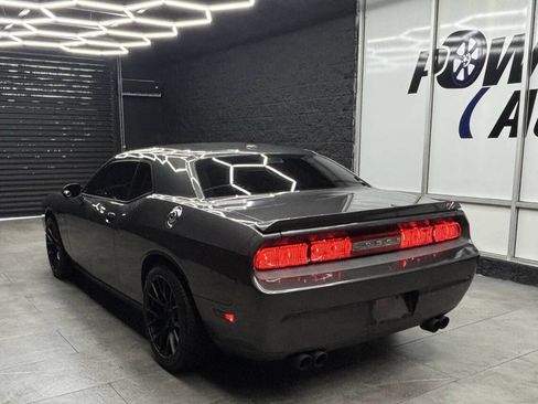 Used 2014 Dodge Challenger R/T RWD image 9