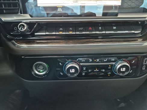 Used 2023 GMC Sierra 1500 SLE AWD/4WD image 19