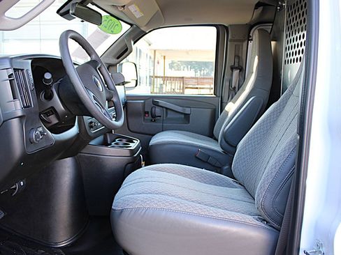Used 2025 Chevrolet Express 2500 Extended w/ Communications Package image 25