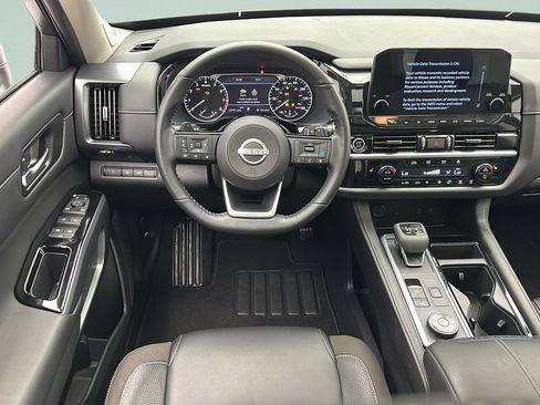 Used 2023 Nissan Pathfinder SL w/ SL Premium Package AWD/4WD image 11