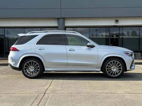 Used 2024 Mercedes-Benz GLE 450 4MATIC image 2