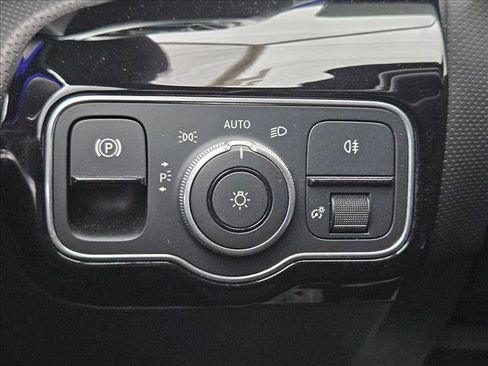 Used 2025 Mercedes-Benz CLA 250 4MATIC image 18