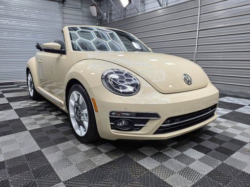 Used 2019 Volkswagen Beetle 2.0T Final Edition SEL FWD image 5