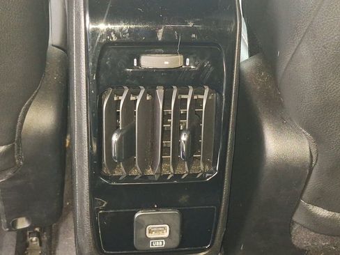 Used 2023 Jeep Compass Limited image 19