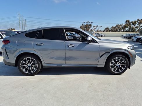 Used 2025 BMW X6 xDrive40i w/ Climate Comfort Package AWD/4WD image 4