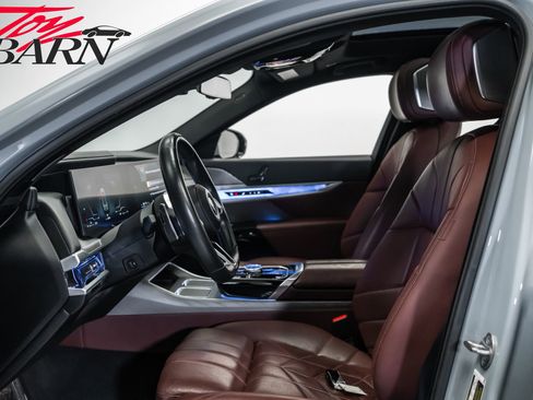 Used 2023 BMW 760i xDrive image 27