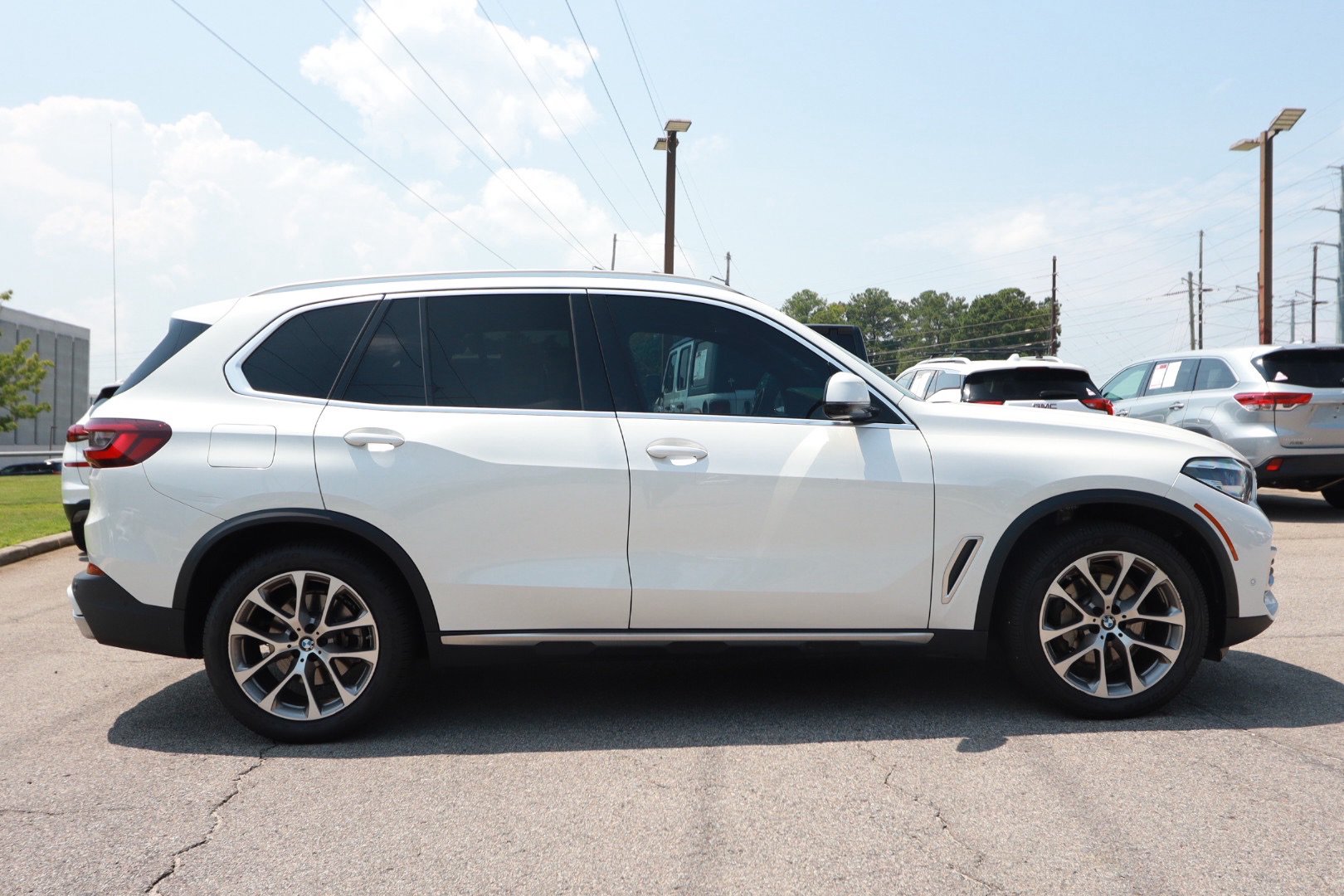 Used 2022 BMW X5 xDrive40i w/ Premium Package AWD/4WD image 6