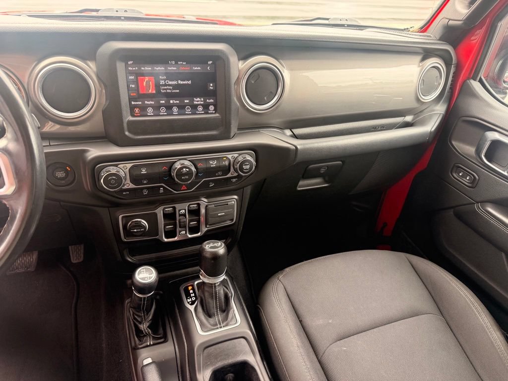 Used 2018 Jeep Wrangler Unlimited Sahara AWD/4WD image 24