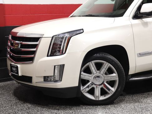 Used 2015 Cadillac Escalade Luxury AWD/4WD image 20