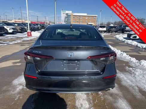 Used 2025 Honda Civic Sport image 4