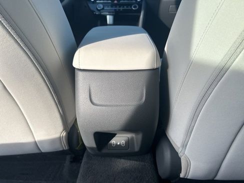 Used 2025 Hyundai Sonata SE image 24