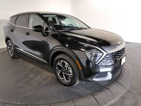 Used 2024 Kia Sportage LX image 4