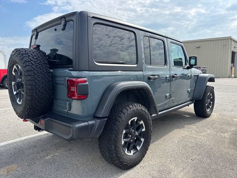 Used 2025 Jeep Wrangler Unlimited Rubicon AWD/4WD image 5