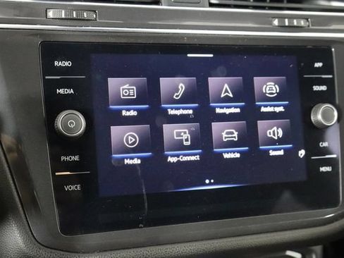Used 2023 Volkswagen Tiguan SE FWD image 34