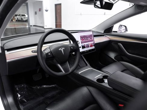 Used 2023 Tesla Model 3 Standard Range RWD image 3