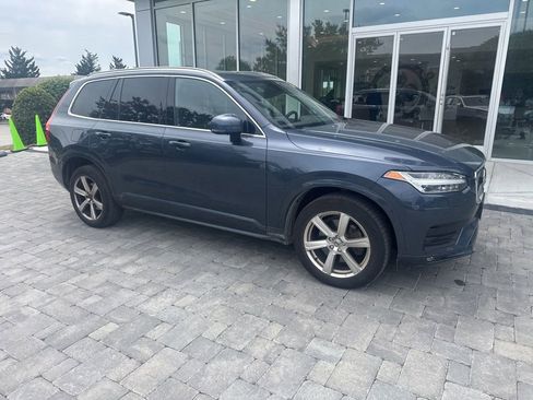 Used 2021 Volvo XC90 T6 Momentum AWD/4WD image 6
