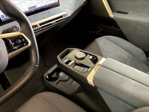 Certified 2022 BMW iX xDrive50 w/ Premium Package image 15