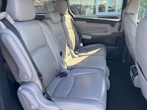 Used 2023 Honda Odyssey EX-L image 16