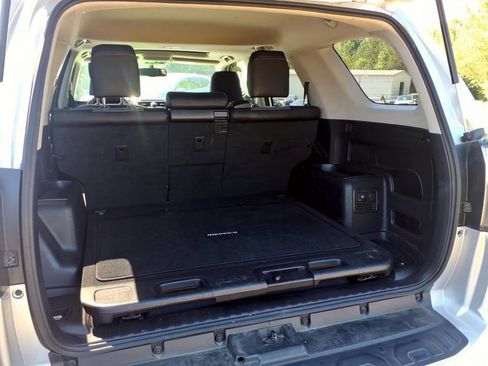 Used 2019 Toyota 4Runner SR5 Premium AWD/4WD image 4