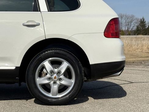 Used 2004 Porsche Cayenne S image 13