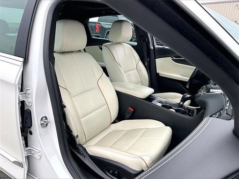 Used 2018 Chevrolet Impala Premier w/ Premier Confidence Package image 11