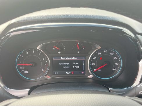 Used 2023 Chevrolet Traverse LT FWD image 12