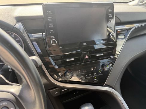 Used 2022 Toyota Camry XSE image 18