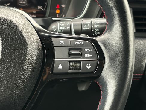 Used 2025 Honda Pilot Black Edition image 19