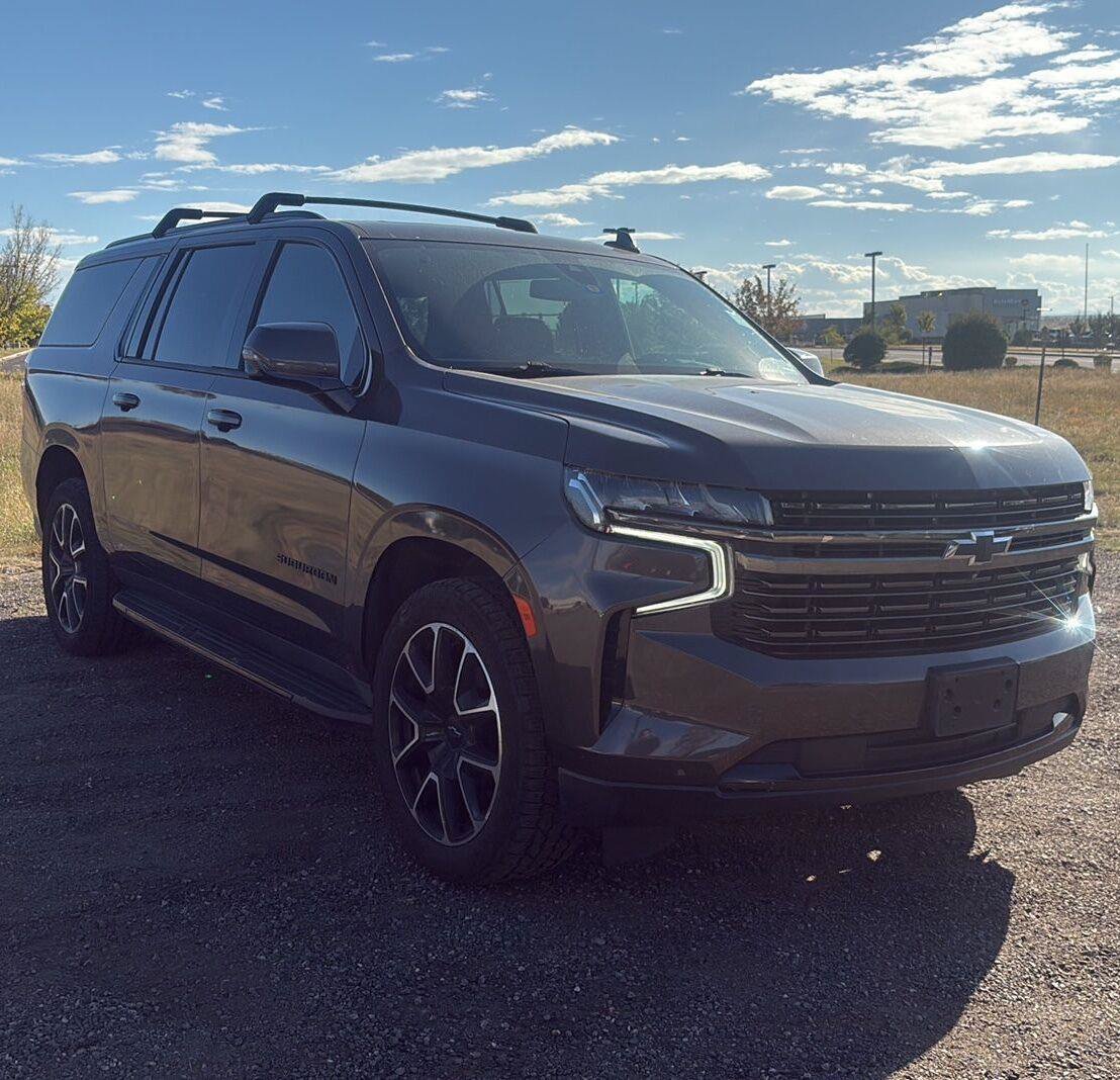 Used 2021 Chevrolet Suburban RST w/ Luxury Package AWD/4WD image 1