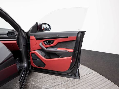 Used 2023 Lamborghini Urus S image 51