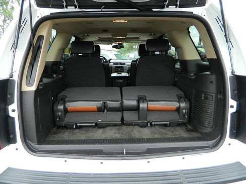 Used 2007 Chevrolet Tahoe LT w/ LT Preferred Equipment Group AWD/4WD image 10