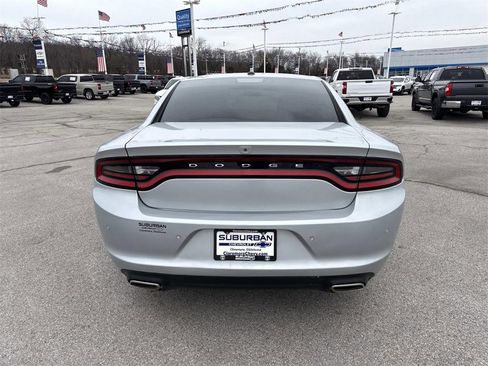 Used 2021 Dodge Charger SXT w/ Leather Interior Group image 4