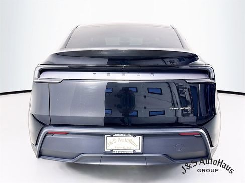 Used 2026 Tesla Model Y Long Range image 6