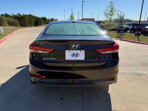 Used 2017 Hyundai Elantra SE image 6