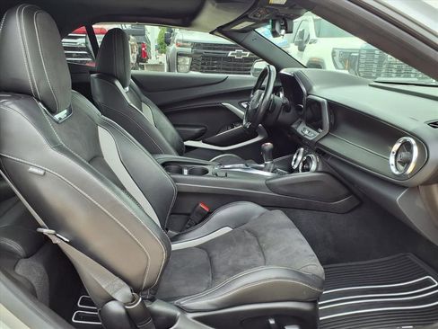 Used 2023 Chevrolet Camaro LT w/ Technology Package RWD image 14