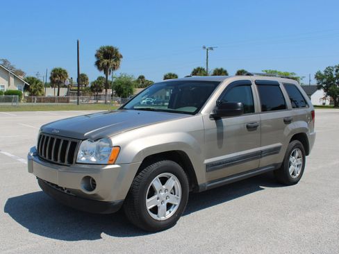 Used 2006 Jeep Grand Cherokee Laredo RWD image 3