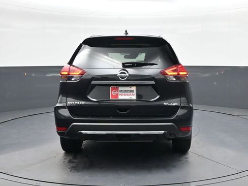 Used 2017 Nissan Rogue SL w/ SL Premium Package image 6