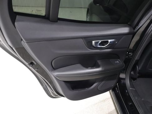 Used 2021 Volvo S60 T6 Momentum AWD/4WD image 17