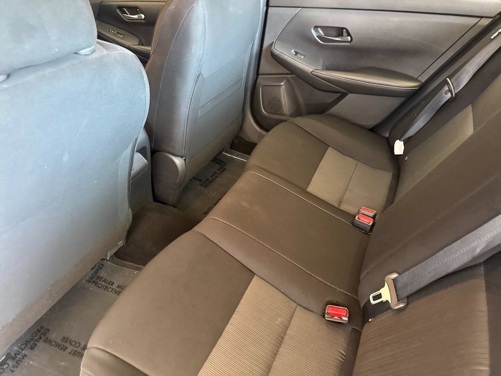 Used 2025 Nissan Sentra SV FWD image 11