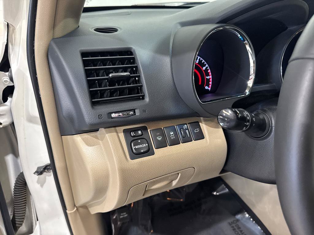 Used 2013 Toyota Highlander Limited AWD/4WD image 26