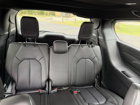 New 2026 Chrysler Pacifica Select w/ S Appearance Package FWD image 8