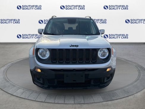 Used 2018 Jeep Renegade Altitude image 9
