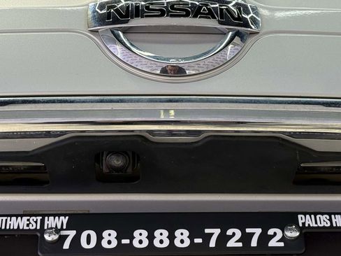 Used 2020 Nissan Rogue SV image 11